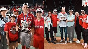 Trevor Bauer Honored as Pitcher of the Year in Mexican Baseball League