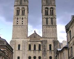 Façade de l'église SaintÉtienne de Caen
