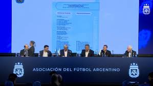 El paro del fútbol argentino podría prolongarse más días: análisis de impacto en el Torneo Apertura