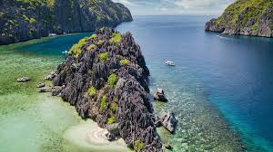 Filippine, nove turiste italiane sopravvivono a un naufragio in balia delle onde