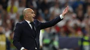Roberto, ante España y el fuego amigo