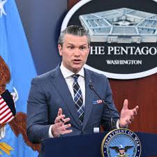 Croyant citer la Bible, le secrétaire américain à la Défense lit une tirade de "Pulp Fiction" lors d'une messe au Pentagone