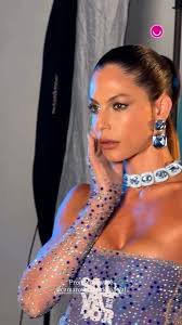 Mari Gonzalez aposta em look com transparência para Carnaval em Salvador