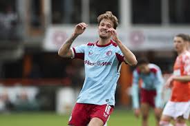 Dreun voor Feyenoord in strijd om plek 2: dure misstap in Volendam