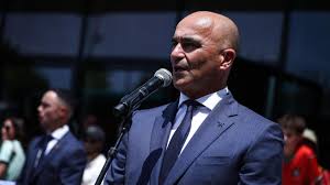 Roberto Martínez: 