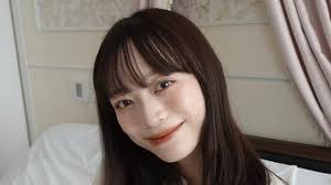 由布菜月 臨月に編んだ手編みブランケットを披露!愛娘の月齢フォトに大活躍な仕上がりに「上手すぎ」「本当に器用」と反響 夫はサッカー日本代表 上田綺世（めざましmedia）