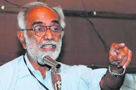 Prof Narendra Nayak speaks at a seminar organised by the Tarksheel Society at the Teachers&#39; Home in Bathinda on Sunday. A Tribune photograph - battrib1