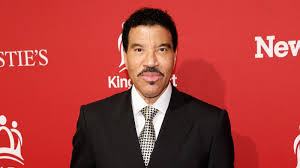 Lionel Richie checks himself into hospital out of abundance of caution, source says — ABC News - Breaking News, Latest News and Videos