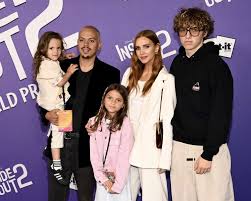 Ashlee Simpson and Other Couples Shine at the 2025 MTV VMAs