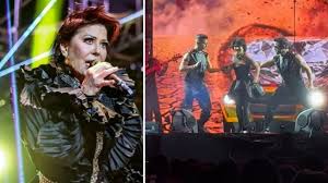 “Se me salió la cadera”: Alejandra Guzmán frena concierto en Veracruz tras percance
