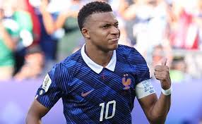 How old will Kylian Mbappe be in the 2030 World Cup?