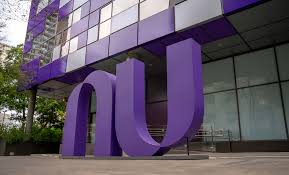 Nubank se torna a maior instituição financeira privada do Brasil