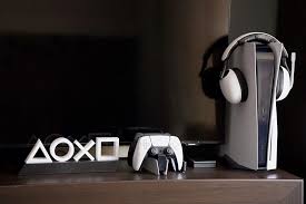Consoles liberam Ark e 2XKO grátis com atualização de armazenamento do PS5