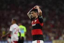 Flamengo visita o Vitória em Salvador