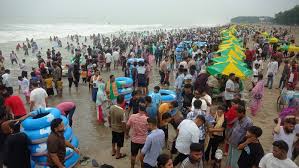 Eid holiday crowds fill beach as tourists flock to Cox's Bazar