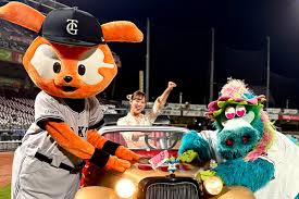 【スラィリーリポート】ジャビットがマツダスタジアムに来場！