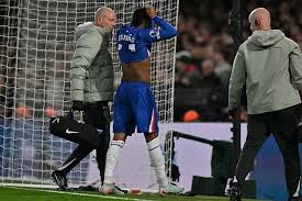 Ancelotti on alert: Estêvão off after 12 minutes at Chelsea ⚠️