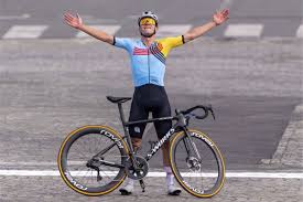 Evenepoel gana el Gran Premio de Québec tras superar al esprint a Ciccone