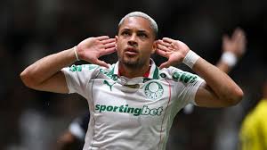 Vitor Roque de volta: como atacante se encaixa no 