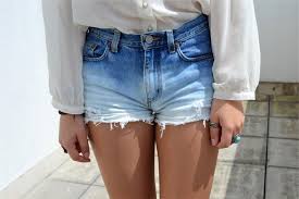 Resultado de imagem para customização de shorts com agua sanitaria