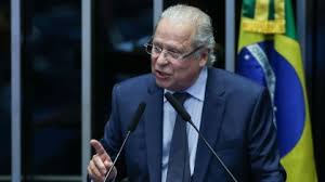 José Dirceu anuncia fim de tratamento contra linfoma