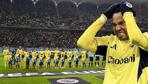 'Bedenleri sahada, ruhları değil! Oyun görüşü sıfırın altında...' FCSB-Fenerbahçe maçının ardından olay sözler