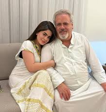 بيتنا #fam&iacute;lia من اتعب من اكون ضعيفة من انطفي كلش من الدنيا ...