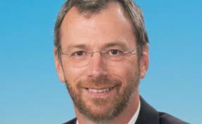 Dr. Helmut Leube (50) übernimmt zum 1. Juli 2004 die Leitung des BMW Werks ...