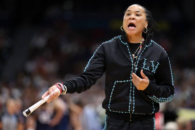 Dawn Staley Sends Clear Message on WNBA Draft - Yahoo Sports