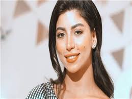 كارولين عزمي تكشف عن بوستر شخصيتها في مسلسل رأس الأفعى برمضان 2026