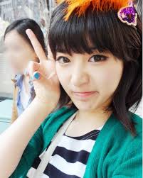 Name : Sung Hyo Ra. DOB : Gwangju, 11 august 1998. Position : Main Vocal, Face of the group - ahra