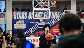 Oregon ‘seriously in the mix’ for top basketball recruit in the country: Report