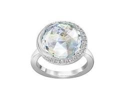 anello Swarovski Vittore pavé cristalli bianco, generata con l'AI