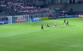 VIDEO: la espectacular atajada de Santiago Beltrán en los primeros minutos de River vs. Bragantino