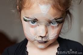 child with kitty cat make up - child-kitty-cat-make-up-24770180