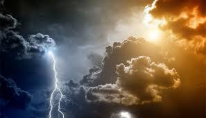 إنذار أحمر من الأرصاد لأمطار غزيرة وسيول على نجران ومحافظاتها حتى المساء