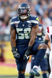 Seahawks sign pass rusher to three-year extension