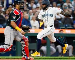 Photos: Seattle Mariners take on Arizona Diamondbacks