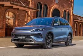 Song Pro 2027 pode ser comprado com painéis solares da BYD a R$ 512 por mês