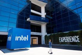 Intel’s Big Ride — Heard on the Street Recap