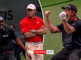 'GO IN!' | Justin Rose makes ALBATROSS at TGL!
