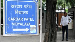 At least five schools in Delhi receive bomb threats