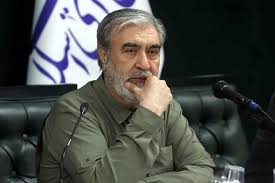 عزیزی: هنوز کسی از مادر زاییده نشده که با «بمب مادر» ایران را تهدید کند