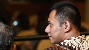 Agus Yudhoyono Jadi Rebutan di Acara Hipmi. Agus Yudhoyono Jadi Rebutan di Acara Hipmi. Agus Harimurti Yudhoyono. TEMPO/Dhemas Reviyanto - 157666_620
