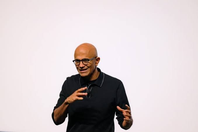 Microsoft employees reveal AI usage costs via internal spreadsheet; median $300, top $28,000, with no link to raises or bonuses