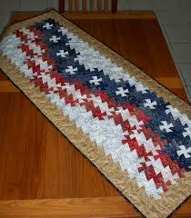 Résultat de recherche d'images pour "4th of July table runners"