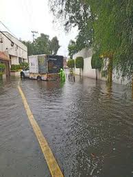 Sumergidas, calles de la ciudad por torrenciales precipitaciones