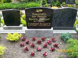 Grab von Johann Seeger (23.02.1927-Apr 45), Friedhof Remels-neuer ...