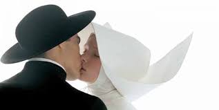 Resultado de imagem para beijos famosos