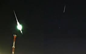 Chuva de meteoros impressiona no céu em Goiás; vídeo